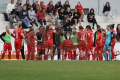 2. Fußball-Liga - Frauen - Saison 2023/2024 - FC Ingolstadt 04 - SC Sand - Die Mannschaft bildet während einer Unterbrechung einen Kreis - Cheftrainer Miren Catovic (FCI Frauen) spricht mit den Spielerinnen - Foto: Meyer Jürgen