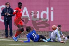 A - Junioren Bundesliga Süd/Südwest -  Saison 2021/2022 - FC Ingolstadt 04 - 1. FC Saarbrücken - Madougou Ibrahim (#9 FCI) - Hartz Elias Torwart Saarbrücken - Minke Johannes #5 Saarbrücken - Foto: Meyer Jürgen