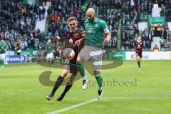 2.BL; SV Werder Bremen - FC Ingolstadt 04; Filip Bilbija (35, FCI) Ömer Toprak (21 Bremen) Zweikampf Kampf um den Ball