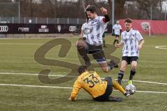 Audi Schanzer Amateur Cup 2022 -  Halbfinale 1 - SV Denkendorf - TSV Hohenwart - Marco Freund Torwart Denkendorf - Sebastian Herker weiss Hohenwart - Foto: Jürgen Meyer