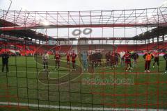 3.Liga - Saison 2022/2023 - FC Ingolstadt 04 -  - FC Freiburg II - Die Mannschaft bei den Fans - Enttäuscht - Spruchband - Choreo - Fans - Banner - Foto: Meyer Jürgen