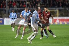 3. Liga; TSV 1860 München - FC Ingolstadt 04; Lukas Fröde (34, FCI) Jannik Mause (7, FCI) Zweikampf Kampf um den Ball Starke Manfred (8 TSV)