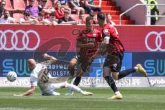 3. Liga; FC Ingolstadt 04 - SV Elversberg; Zweikampf Kampf um den Ball Marcel Costly (22, FCI) Patrick Schmidt (9, FCI) Antonitsch Nico (35 SVE)