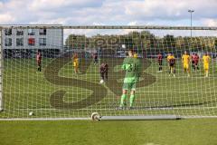 Freundschaftsspiel - Saison 2022/2023 - FC Ingolstadt 04 -  SpVgg Bayreuth - Der 2:0 Führungstreffer per Elfmeter von Jalen Hawkins (Nr.20 - FCI) - jubell - Torwart Sebastian  Kolbe (Nr.31 - SpVgg Bayreuth) - Foto: Meyer Jürgen