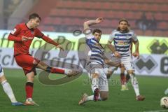 3. Liga; FC Ingolstadt 04 - MSV Duisburg; Torchance verpasst Max Besuschkow (17, FCI)