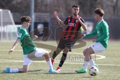 U19 - Nachwuchsliga -  - Saison 2024/25 - FC Ingolstadt 04 - 1. FC Schweinfurth - Baran Berk rot FCI - Lukas Schneider grün Schweinfurth  - Luke Barget grün Schweinfurth rechts - Foto: Meyer Jürgen