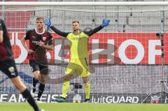 2.BL; FC Ingolstadt 04 - 1. FC Nürnberg - bereit, Torwart Fabijan Buntic (24, FCI) hinter Nils Roeseler (13, FCI)