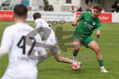 Landesliga - Saison 2024/25 - SV Manching - FC Kempten - Simon Berger (Nr.5 - SV Manching) - Seifert Alexander weiss Kempten  - Foto: Meyer Jürgen