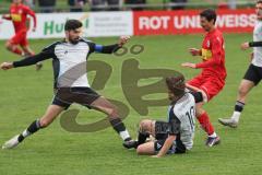 Kreisliga- Saison 2024/25- TSV Kösching - TSV Ober./Unterh.stadt-  - Stefan Winzinger rot Kösching - Paul Kammerbauer #10 weiss Ober-/Unterh.stadt  - Enes Erdogan weiss Ober-/Unterh.stadt  - Foto: Meyer Jürgen
