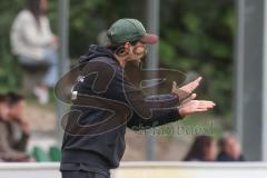 Landesliga - Saison 2025/26 - SV Manching - FC Memmingen II - Cheftrainer Cüneyt Köz (SV Manching) nach dem 0:1 Treffer - XXXXX - Foto: Meyer Jürgen