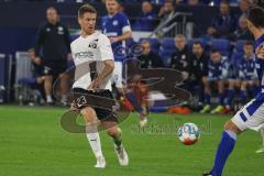 2.BL; FC Schalke 04 - FC Ingolstadt 04; Torschuß Denis Linsmayer (23, FCI)