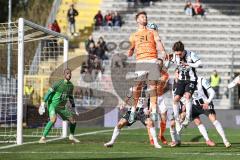 3. Liga; SSV Ulm 1846 - FC Ingolstadt 04; Ecke Yannick Deichmann (20, FCI) Torwart Ortag Christian ( Ulm) Brandt Max (23 Ulm)