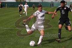 Kreisliga - Saison 2022/2023 - Türk.SV Ingolstadt - TSV Gaimersheim - Jan Witek weiss Gaimersheim passt auf Nicolea Nechita der den 0:1 Führungstreffer schiesst - Kresemir Puzic schwarz Türkisch - jubel - Foto: Meyer Jürgen