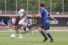 3. Liga; Testspiel; FC Ingolstadt 04 - TSV Rain/Lech, Moussa Doumbouya (27, FCI) #Lukas Gerlspeck (RL)