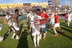 Toto-Pokal Finale; Würzburger Kickers - FC Ingolstadt 04; Sieg Jubel Freude Toto-Pokalsieg Fan Fankurve Banner Fahnen Spruchband Spieler bedanken sich bei den Fans Tanz Moritz Seiffert (23, FCI) Bryang Kayo (48, FCI) Pascal Testroet (37, FCI) Julian Kügel