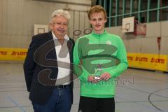 Lotto - Hallen - Bayerncup -  Saison 2022/2023  - Siegerehrung - Ludwig Schmidt links BFV - Reiner Meisinger SV Manching - - Foto: Meyer Jürgen