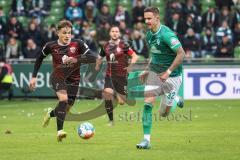 2.BL; SV Werder Bremen - FC Ingolstadt 04; Dennis Eckert Ayensa (7, FCI) Marco Friedl (32 Bremen)