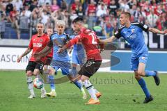 2.BL; Hannover 96 - FC Ingolstadt 04; Niklas Hult (3 Hannover) Thomas Rausch (45, FCI) Luka Krajnc (23 Hannover) Filip Bilbija (35, FCI) Zweikampf Kampf um den Ball