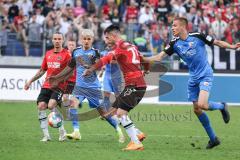 2.BL; Hannover 96 - FC Ingolstadt 04; Niklas Hult (3 Hannover) Thomas Rausch (45, FCI) Luka Krajnc (23 Hannover) Filip Bilbija (35, FCI) Zweikampf Kampf um den Ball