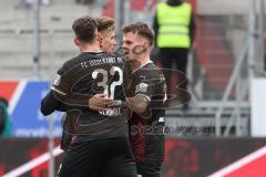 2.BL; FC Ingolstadt 04 - FC ST. Pauli; Tor Jubel Treffer Dennis Eckert Ayensa (7, FCI) mit Florian Pick (26 FCI) Patrick Schmidt (32, FCI) Aushleich