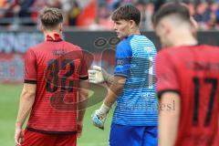 3. Liga; FC Ingolstadt 04 - SSV Jahn Regensburg; Ehrenrunde Spieler bedanken sich bei den Fans Torwart Markus Ponath (1, FCI) Simon Lorenz (32, FCI)