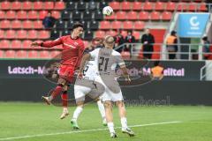 3. Liga; FC Ingolstadt 04 - SSV Ulm; Davide Sekulovic (33, FCI) Kopfball Seegert Marcel (21 Ulm)  Görlich Luis (2 Ulm)