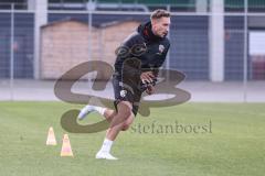 3. Liga; 1. Training nach Winterpause, 2023 FC Ingolstadt 04; nach Verletzung wieder im Einzeltraining, Tobias Schröck (21, FCI)