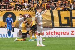 3. Liga; SG Dynamo Dresden - FC Ingolstadt 04; Niederlage, hängende Köpfe David Kopacz (29, FCI) Torwart Marius Funk (1, FCI) Ryan Malone (16, FCI) Schäffler Manuel (9 DD) Kutschke Stefan (30 DD)