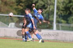 Kreisklasse - Saison 2025/26- TSV Ingolstadt Nord - FC Arnsberg - Alen Patak schwarz Ing.Nord - Marco Meier blau Arnsberg rechts - Christian Pintaske blau Arnsberg links - Foto: Meyer Jürgen