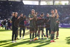 3. Liga; Erzgebirge Aue - FC Ingolstadt 04; Niederlage, 1:0 hängende Köpfe Cheftrainerin Sabrina Wittmann (FCI) geht mit der Mannschaft zu den Fans. Spieler bedanken sich bei den Fans Benjamin Kanuric (8, FCI) Lukas Fröde (34, FCI)