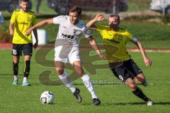 Kreisliga - Saison 2022/2023 - TSV Gaimersheim - FC Hitzhofen/Oberzell - Jan Witek weiss Gaimersheim - Matthias Wild gelb Hitzhofen - Foto: Meyer Jürgen