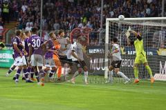3.Liga - Saison 2022/2023 - VFL Osnabrück - FC Ingolstadt 04 - In letzter Sekunde noch eine Torchance von Emeka Oduah (Nr.30 - VFL Osnabrück) und Torwart Marius Funk (Nr.1 - FCI) pariert den Kopfball - Foto: Meyer Jürgen