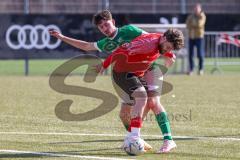 2024_2_17 - Saison 2023/24 - AUDI-Schanzer Amateur Cup - FC Gerolfing - TV 1861 Ingolstadt - Halbfinale 2 - Thomas Schäffer rot 1861 Ing. - Florian Uslar grün Gerolfing - Foto: Meyer Jürgen