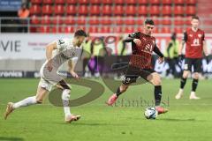 3. Liga; FC Ingolstadt 04 - Erzgebirge Aue; Felix Keidel (43, FCI) Rosenlöcher Linus (29 Aue)