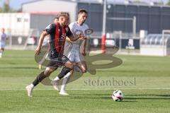 Testspiel ; 3. Liga; FC Ingolstadt 04 - VfR Mannheim; Zweikampf Kampf um den Ball Mattis Hoppe (2, FCI)