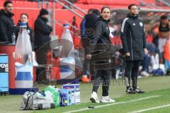 3. Liga; FC Ingolstadt 04 - TSG Hoffenheim II; Cheftrainerin Sabrina Wittmann (FCI) an der Seitenlinie, Spielerbank