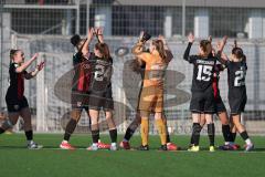 2. Bundesliga Frauen - Saison 2025/26 - FC Ingolstadt 04 Frauen - VFR SW Warbeyen  - Abklatschen vor dem Spiel -  - Stefanie Reischmann (Nr.24 - FC Ingolstadt Frauen I) - Torwart Anna-Lena Daum (Nr.22 - FC Ingolstadt Frauen I) - Ina Timmermann (Nr.15 - FC