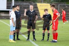 Bayernliga - U17 - Saison 2022/2023 - FC Ingolstadt 04 -  1860 München - Decker Elias rot FCI bei der Seitenwahl - Foto: Meyer Jürgen