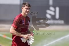 3. Liga; FC Ingolstadt 04 - Trainingsauftakt, erstes Training nach der Sommerpause; Torwart Markus Ponath (1, FCI) Neuzugang