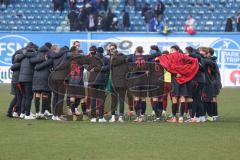 3. Liga - Saison 2025/26 - Hansa Rostock - FC Ingolstadt 04  -  Die Mannschaft bildet einen Kreis nach dem Spiel -  - XXXXX - Foto: Meyer Jürgen