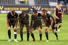 2.BL; SV Sandhausen - FC Ingolstadt 04 - Spiel ist aus Danke Sieg 0:2, Feiern mit den Fans Fankurve, Stefan Kutschke (30, FCI) Dominik Franke (3 FCI) Merlin Röhl (34, FCI) Filip Bilbija (35, FCI) Christian Gebauer (22, FCI)