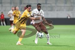 3. Liga; FC Ingolstadt 04 - Alemannia Aachen; Joseph Ganda (16, FCI) Zweikampf Kampf um den Ball Petros Bagalianis (2 AA)