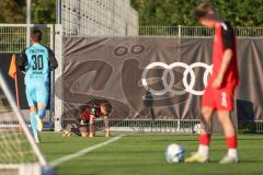 Testspiel; FC Ingolstadt 04 - FSV Zwickau; Felix Keidel (43, FCI) bleibt verletzt liegen