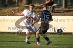 Landesliga - Saison 2026/27 - SV Manching - VFR Neuburg - Kevin Csatari (Nr.15 - SV Manching) - Lauber Leon weiss Neuburg - Foto: Meyer Jürgen