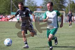 Relegation - Saison 2025/26 - SV Karlskron - FC Geisenfeld - Elias Tkac schwarz Karlskron  - Lucas Kellermann grün Geisenfeld - Foto: Meyer Jürgen