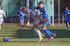 2.BL; Testspiel; FC Ingolstadt 04 - FC Wacker Innsbruck; Felix Keidel‚ (8, FCI) Florian Kopp (22 Wacker) Zweikampf Kampf um den Ball