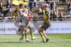 3. Liga; Borussia Dortmund II - FC Ingolstadt 04; Zweikampf Kampf um den Ball Yannick Deichmann (20, FCI) Paulina Jordi (23 BVB2) Jessen Niklas (29 BVB2)