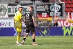 3. Liga; FC Ingolstadt 04 - VfB Lübeck; im Gespräch Torwart Marius Funk (1, FCI) Benjamin Kanuric (8, FCI)