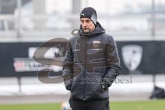 2.BL; FC Ingolstadt 04 - Training, neuer Cheftrainer Rüdiger Rehm, Pressekonferenz, Cheftrainer Rüdiger Rehm (FCI) leitet erstes Training, beobachtet die Spieler