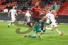 3. Liga; FC Ingolstadt 04 - Hallescher FC; Sturm Marcel Costly (22, FCI), Torwart Gebhardt Felix (23 Halle) blockt, Hug Nico (22 Halle)